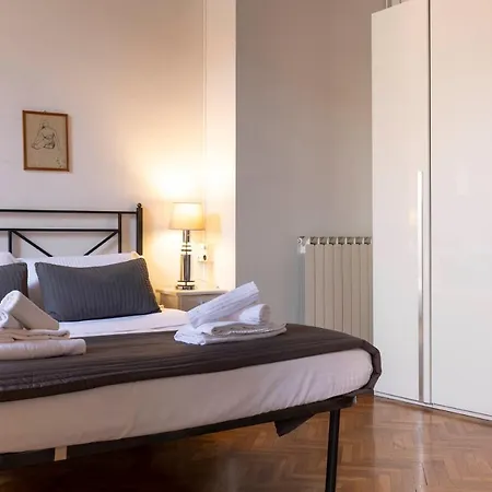 Ponte Vecchio Deluxe Apartment *