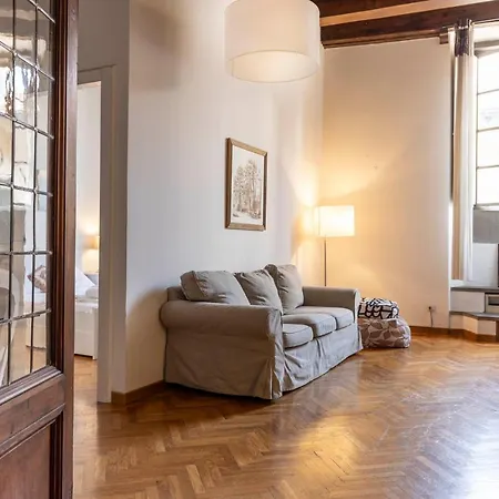 Ponte Vecchio Deluxe Apartment *