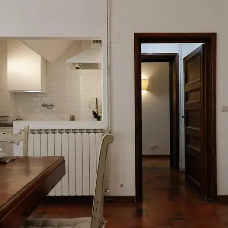 Ponte Vecchio Deluxe Apartment *