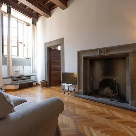 Ponte Vecchio Deluxe Apartment