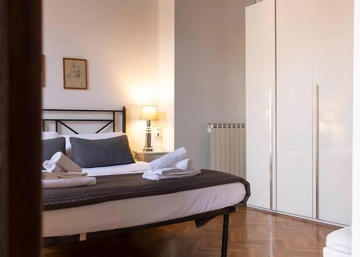 Ponte Vecchio Deluxe Apartment *