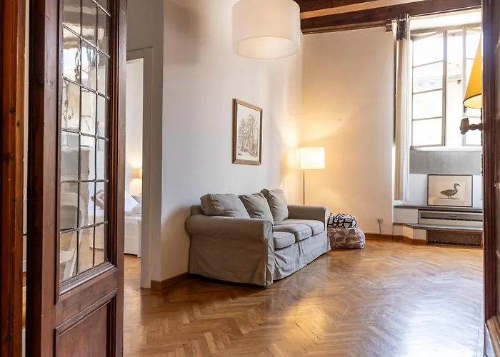 Ponte Vecchio Deluxe Apartment *