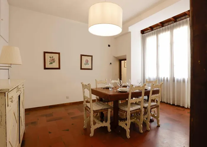 Ponte Vecchio Deluxe Apartment