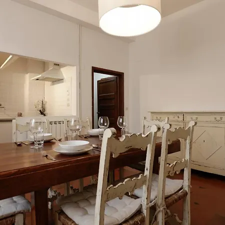 Ponte Vecchio Deluxe شقة